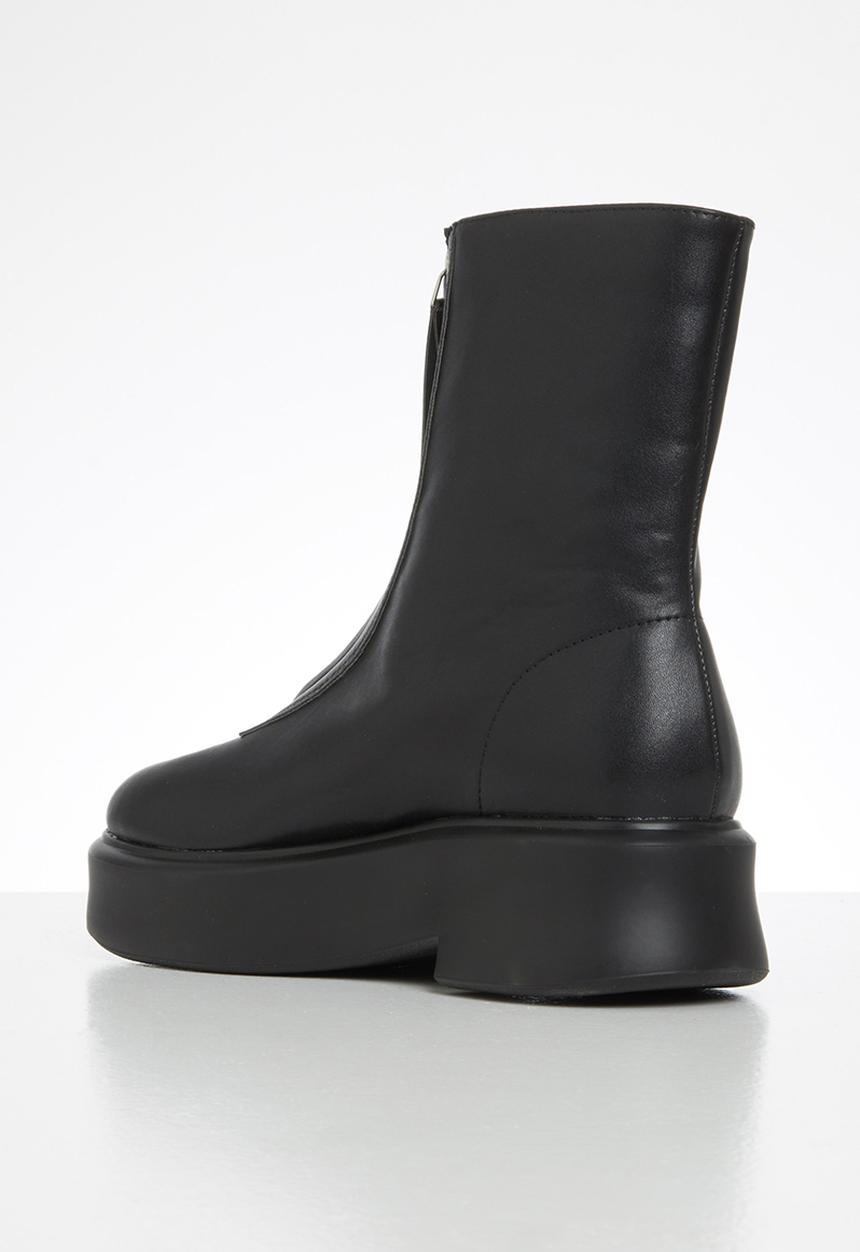Public Desire - Leoni chunky sole zip through ankle boot - black