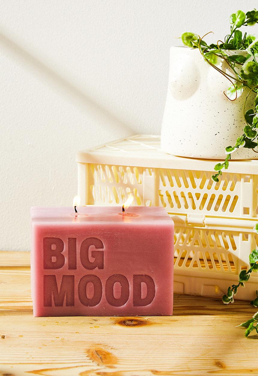 Typo - Large block candle-big mood lilac