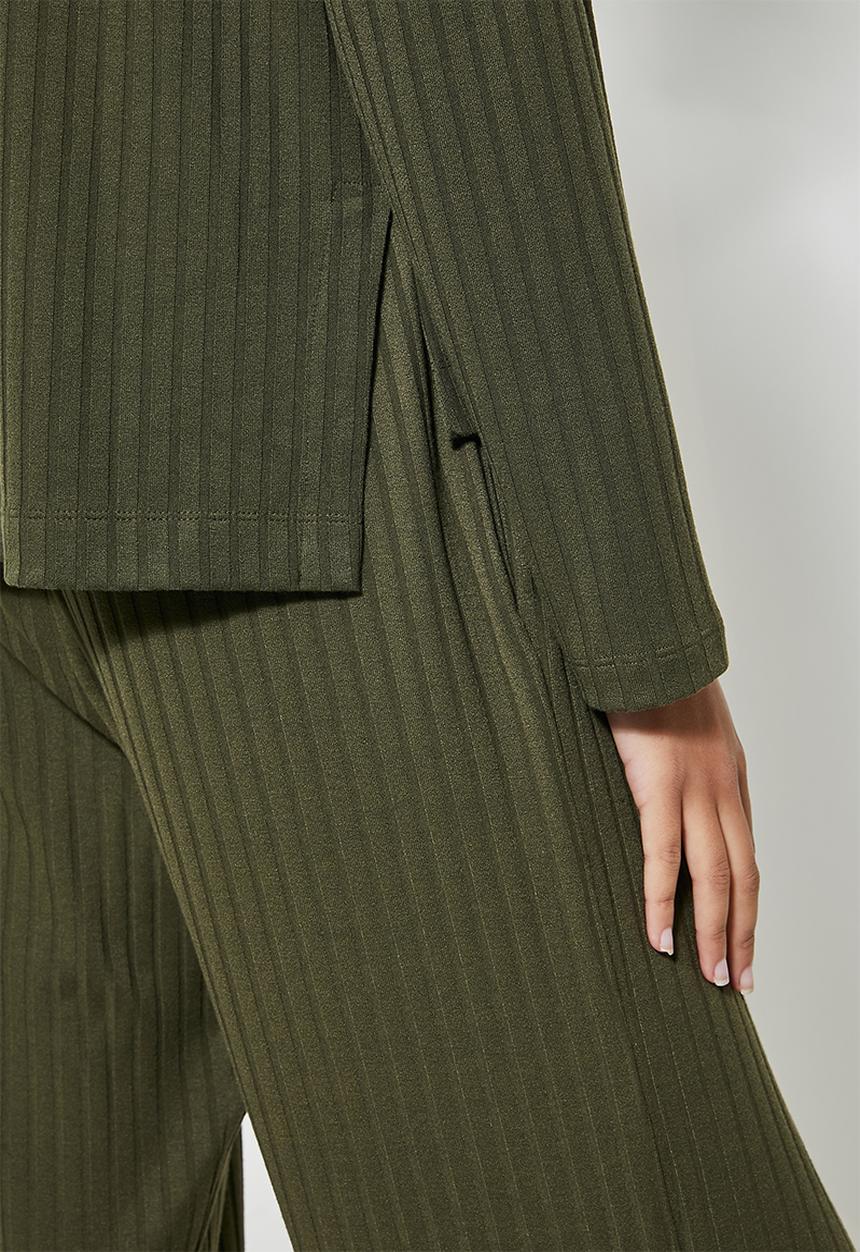 Superbalist - Roll neck soft touch top - khaki