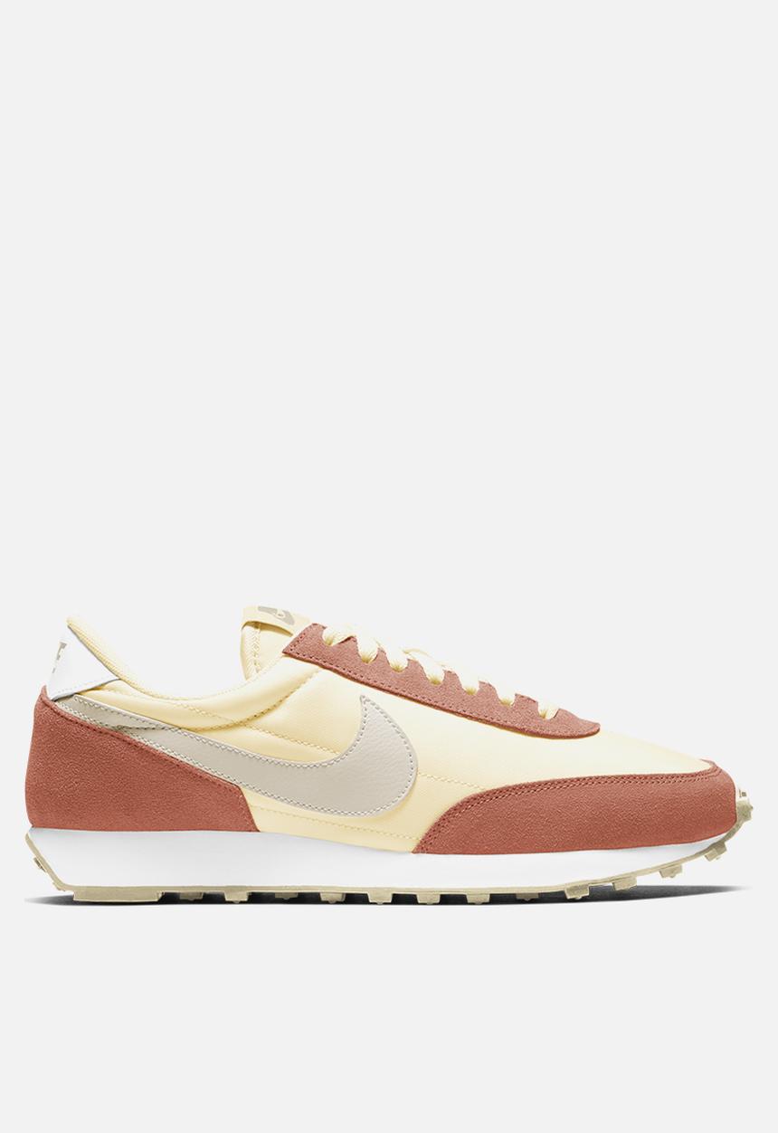 Nike - Daybreak - pale ivory/desert sand-light sienna
