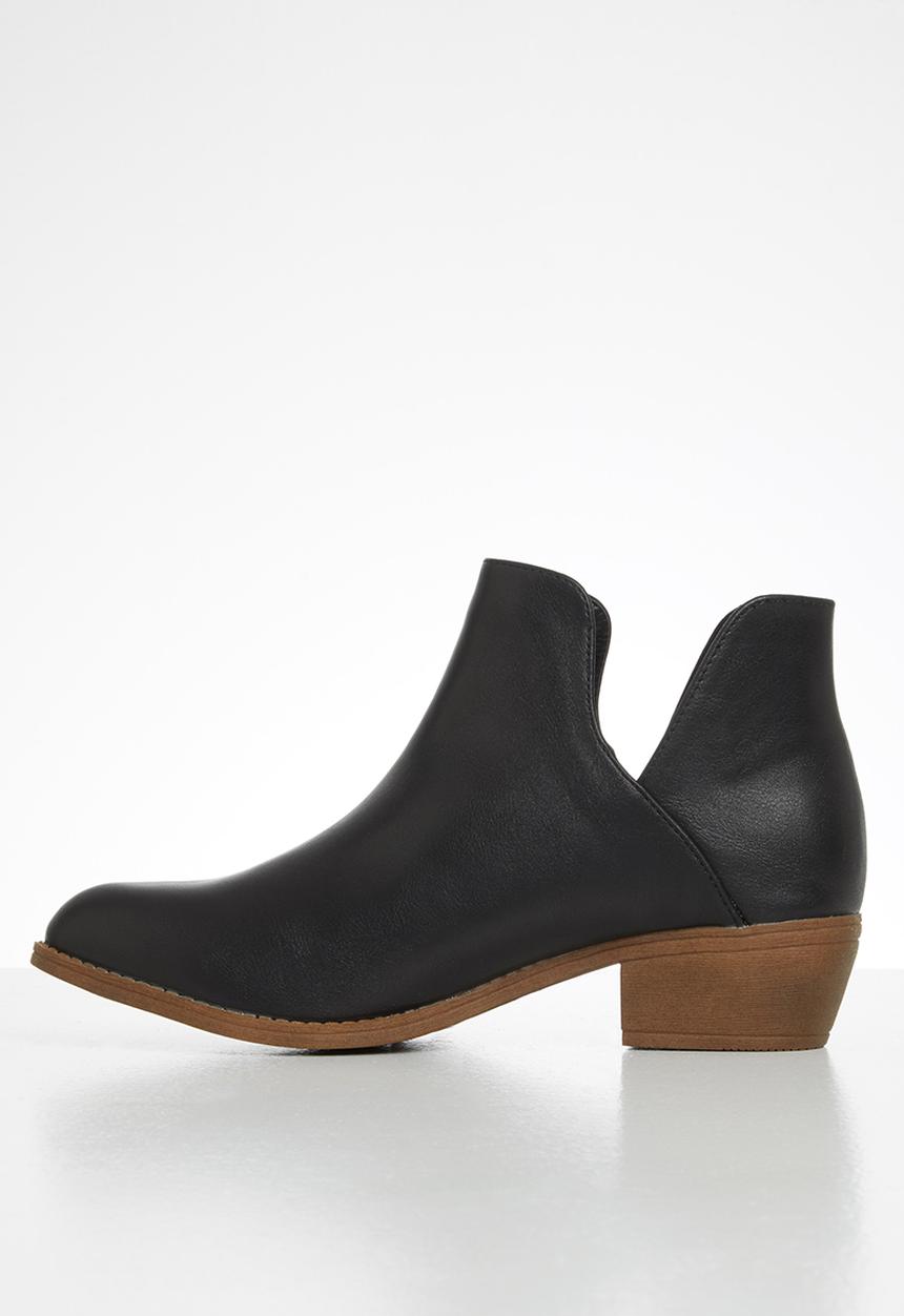 Jada - Western side cut ankle boot - black