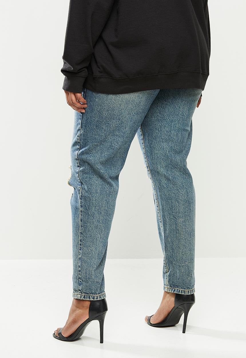 Missguided - Plus distressed turn up hem mom jean - blue