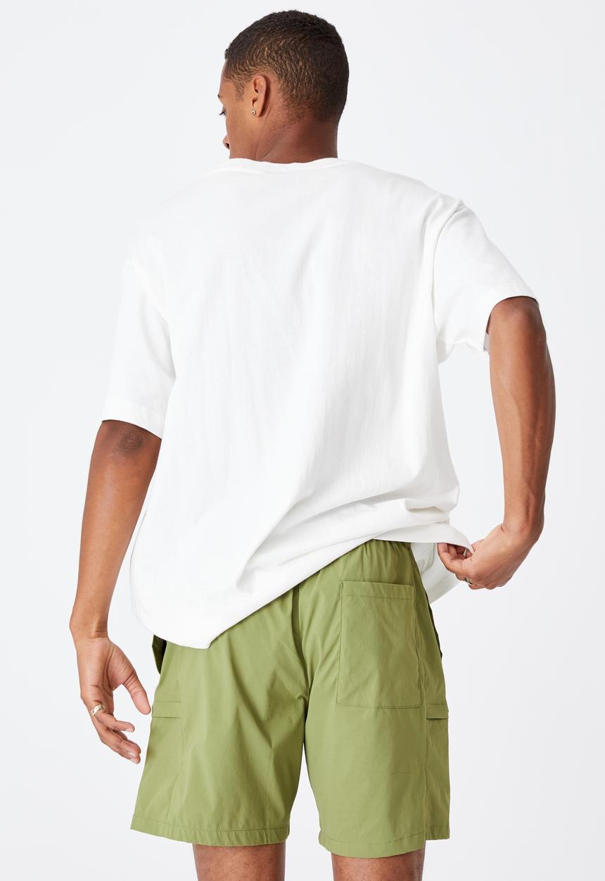 Cotton On - Nylon urban short - grass green