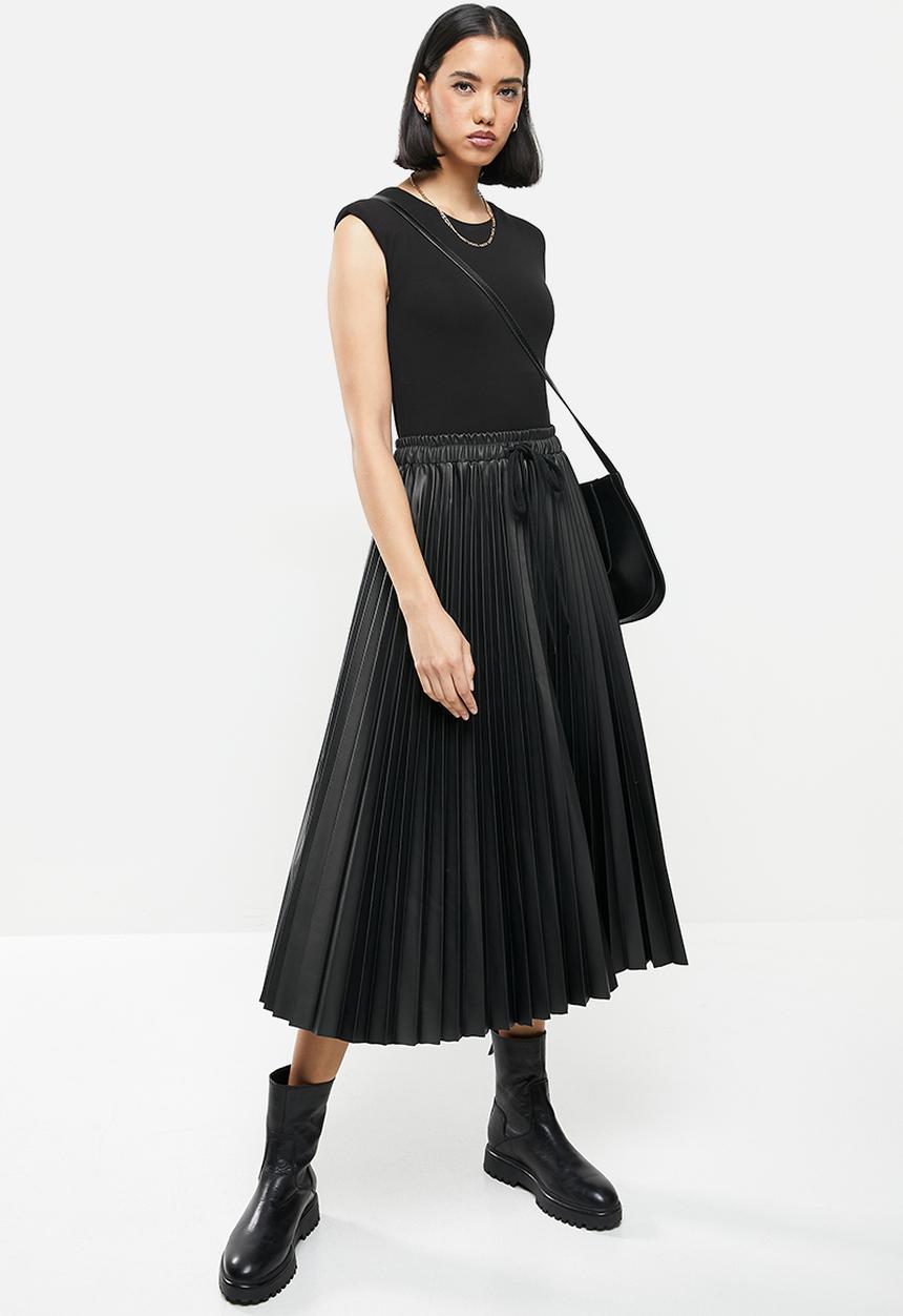 Me&B - Pleated skirt - black
