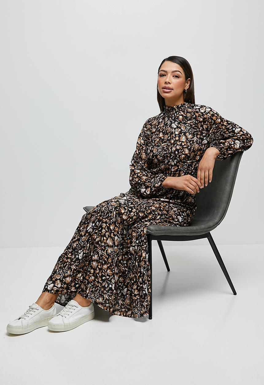 edit - Piecrust balloon sleeve tiered maxi - black 