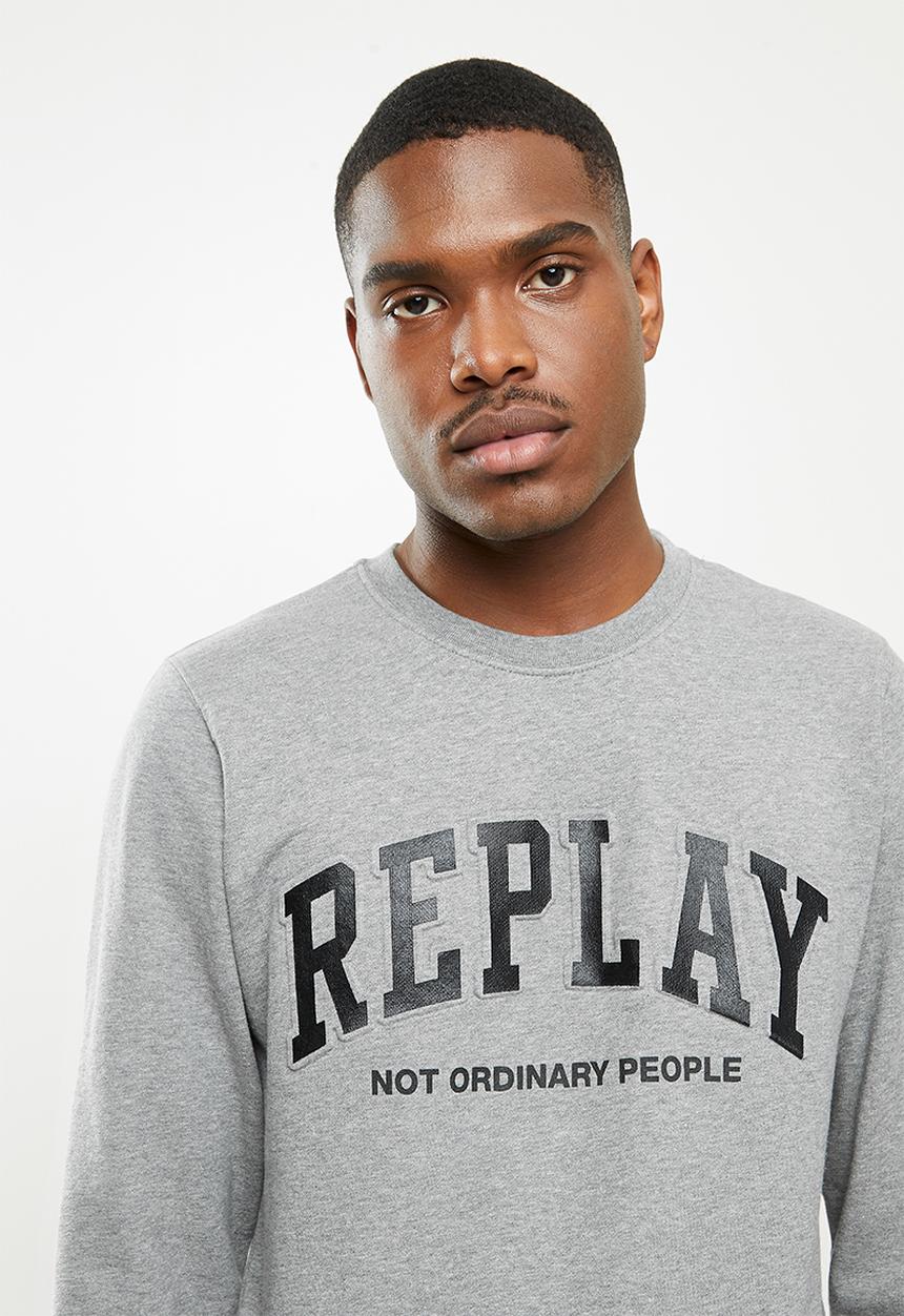 Replay - Replay embossed logo crew fleece - grey