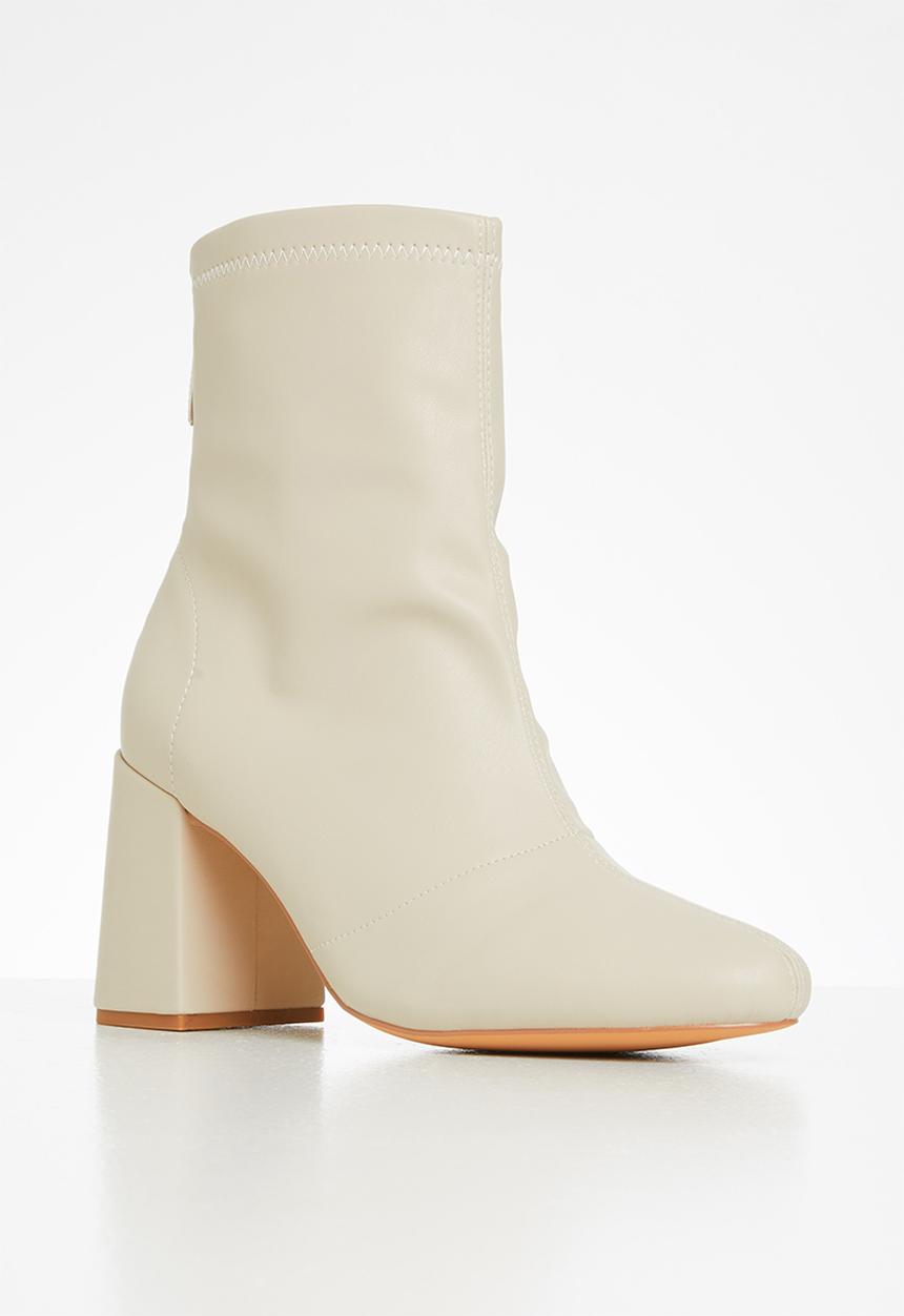 Missguided - Faux leather block heel sock boots - cream