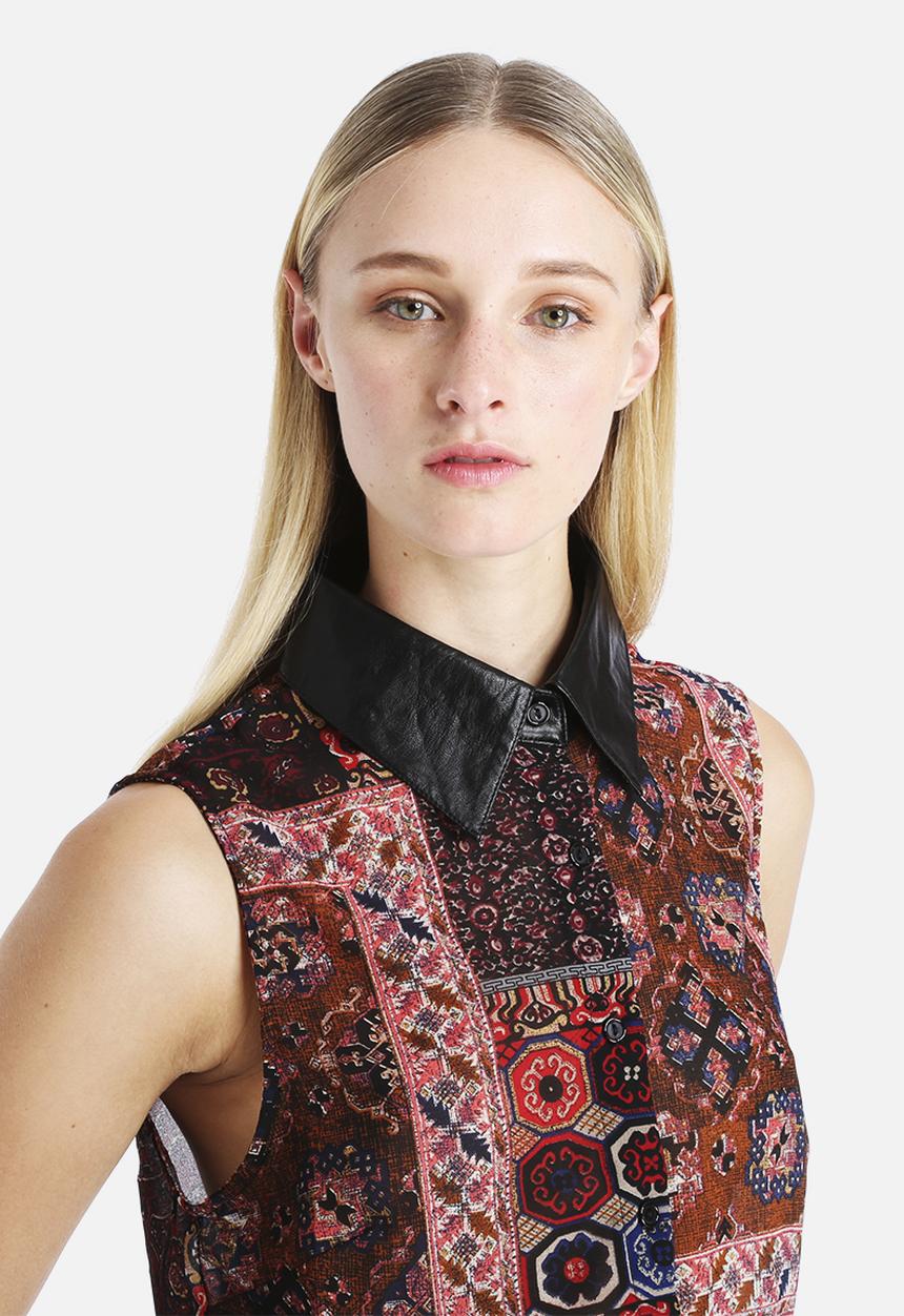 Glamorous - Printed Sleeveless Blouse With Pleather Collar 