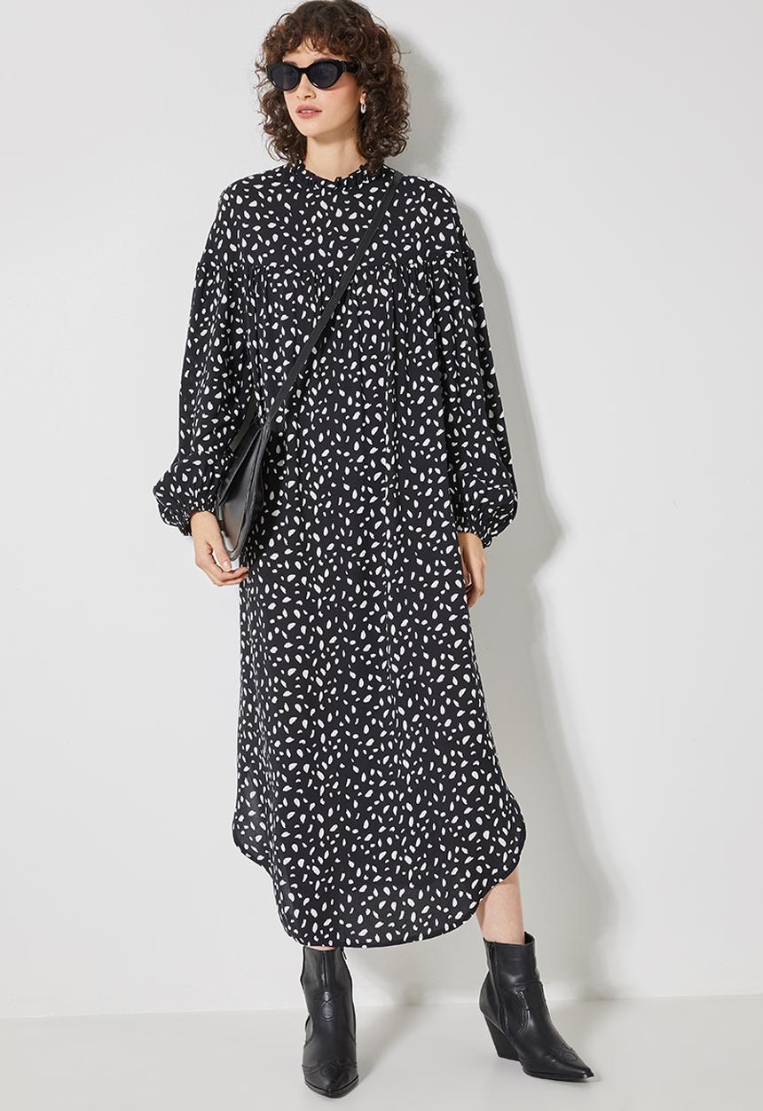 Superbalist - Empire cutline curved hem dress - black & white