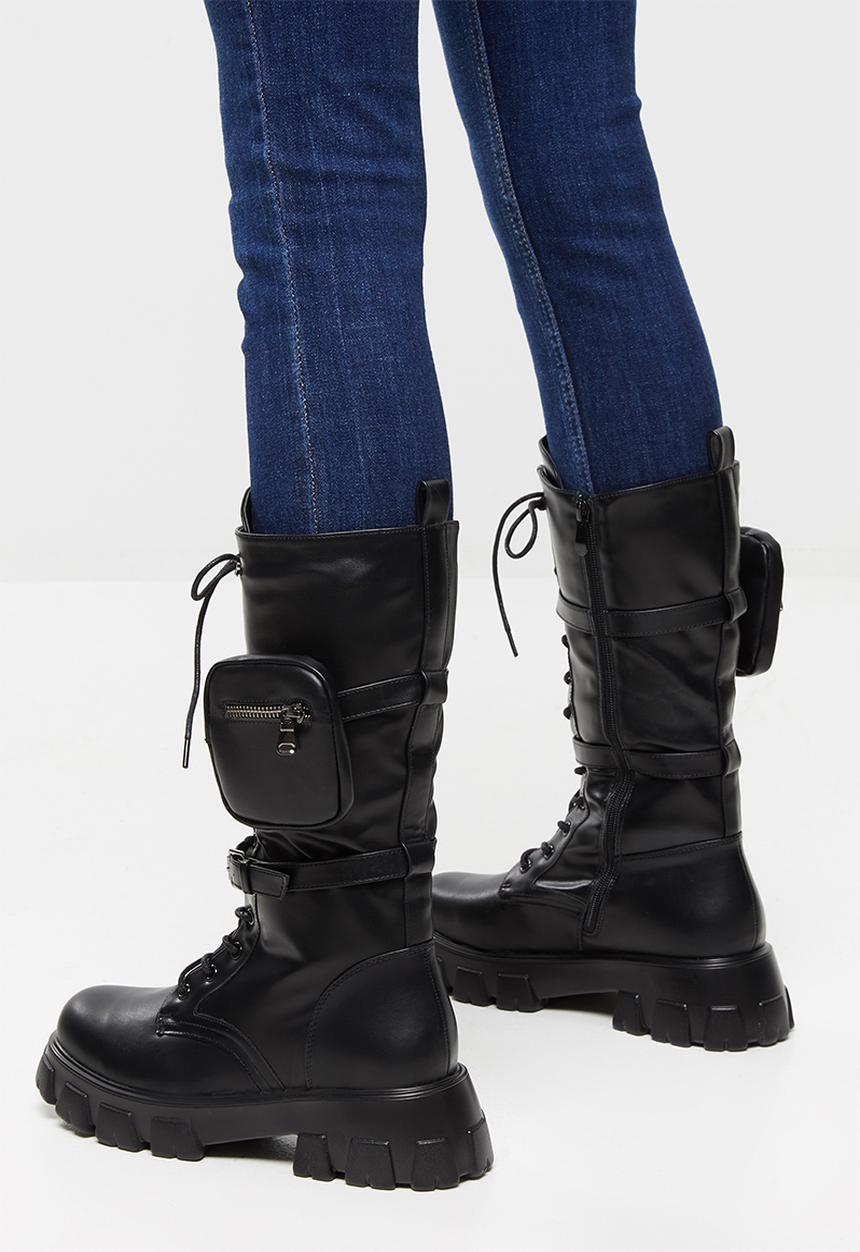 Plum - Nova chunky boot with removable pouch - black