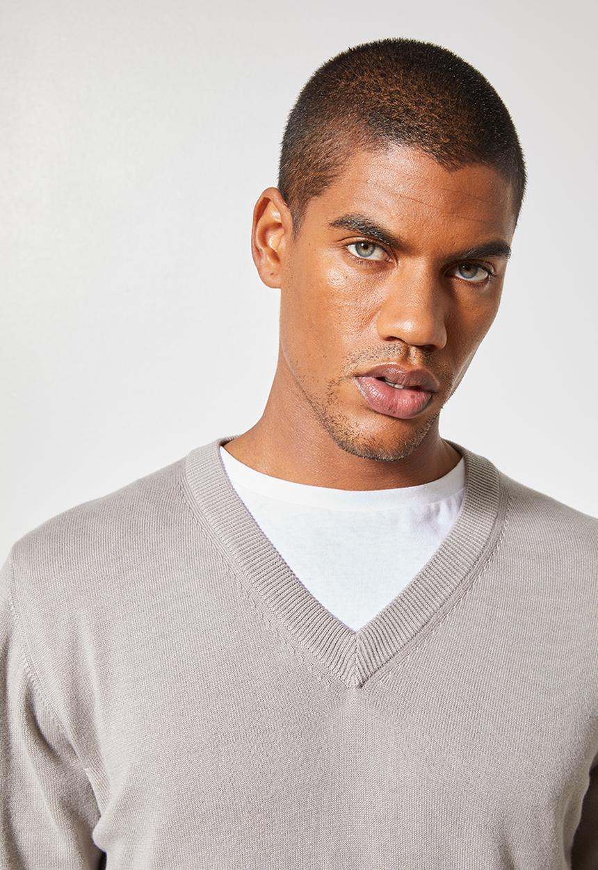 Superbalist - Basic vee neck slim fit knit - light grey