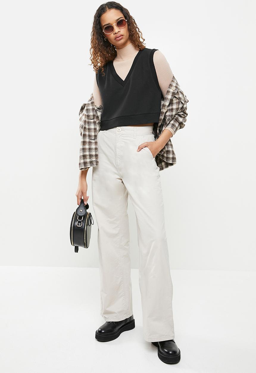 Blake - Sleeveless cropped vest - black