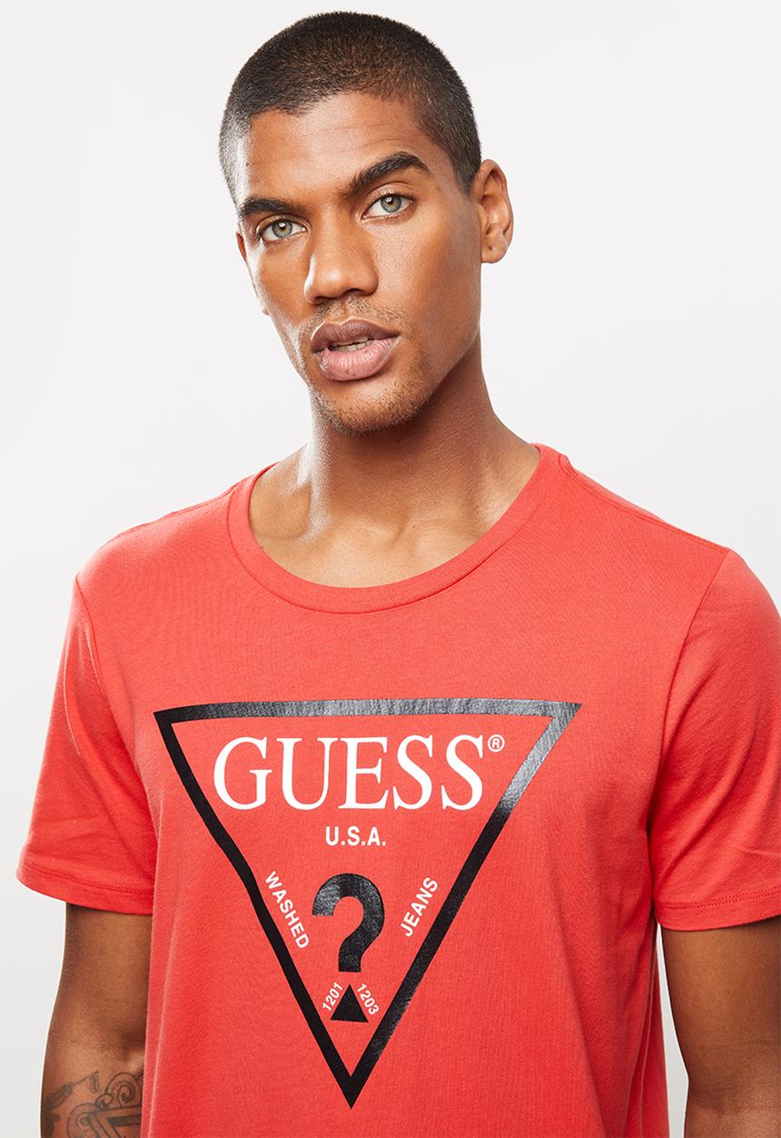 GUESS - Short sleeve core triangle tee - red
