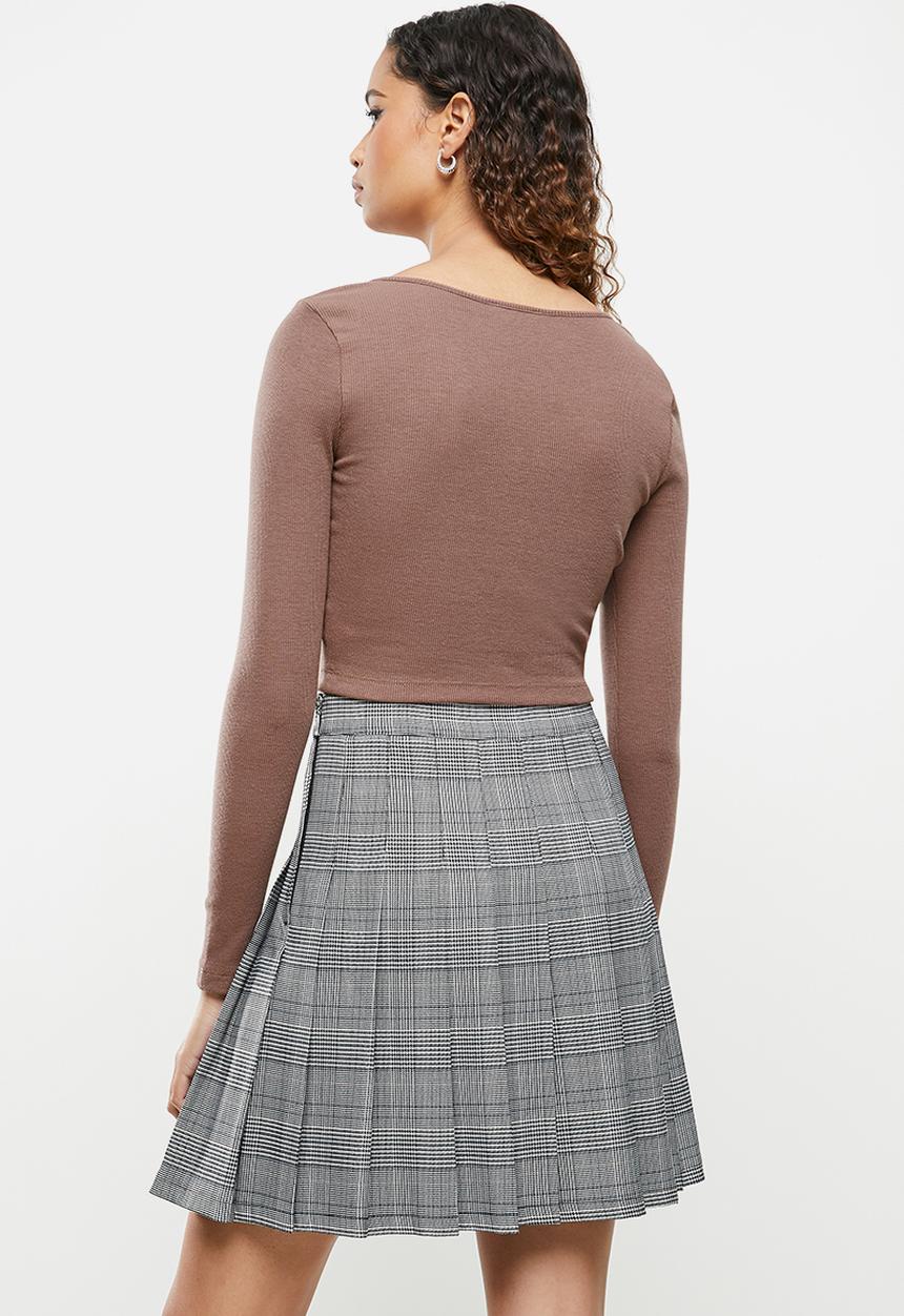 Blake - Scoop neck fitted top - brown