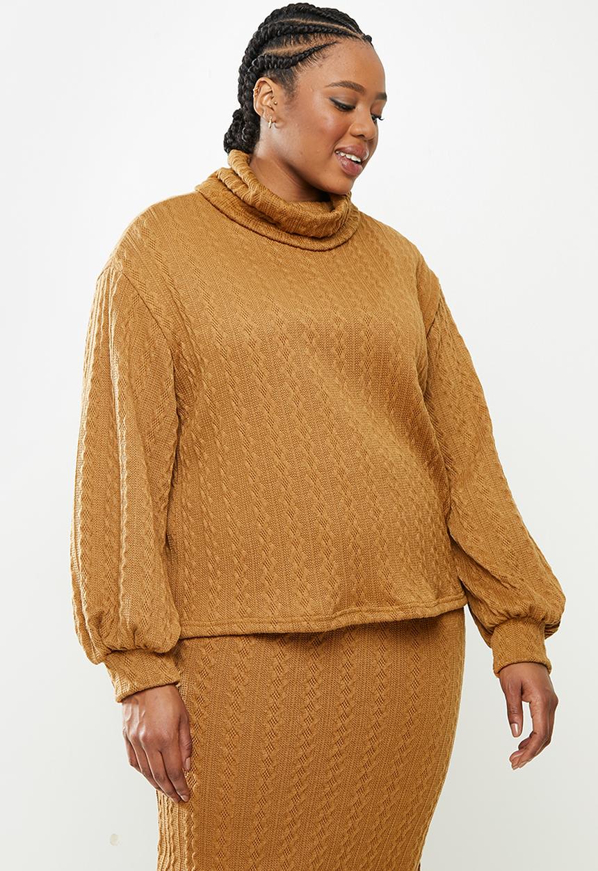 Me&B - Plus caramel cowl neck cable knit top with bellow sleeve - brown 