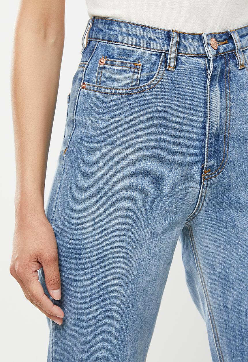 Missguided - Clean vintage wash mom jean - blue