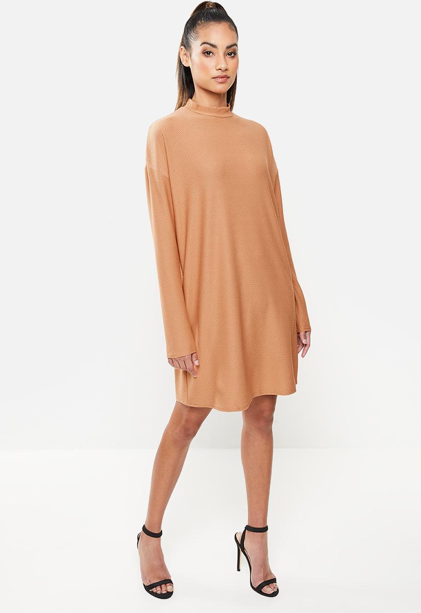 Missguided - Petite spot high neck long sleeve T-shirt dress - camel