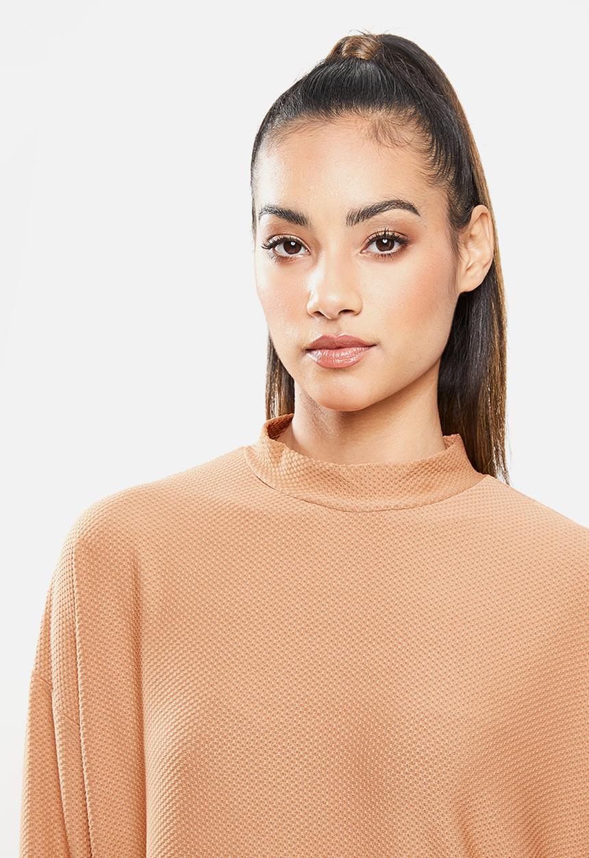 Missguided - Petite spot high neck long sleeve T-shirt dress - camel