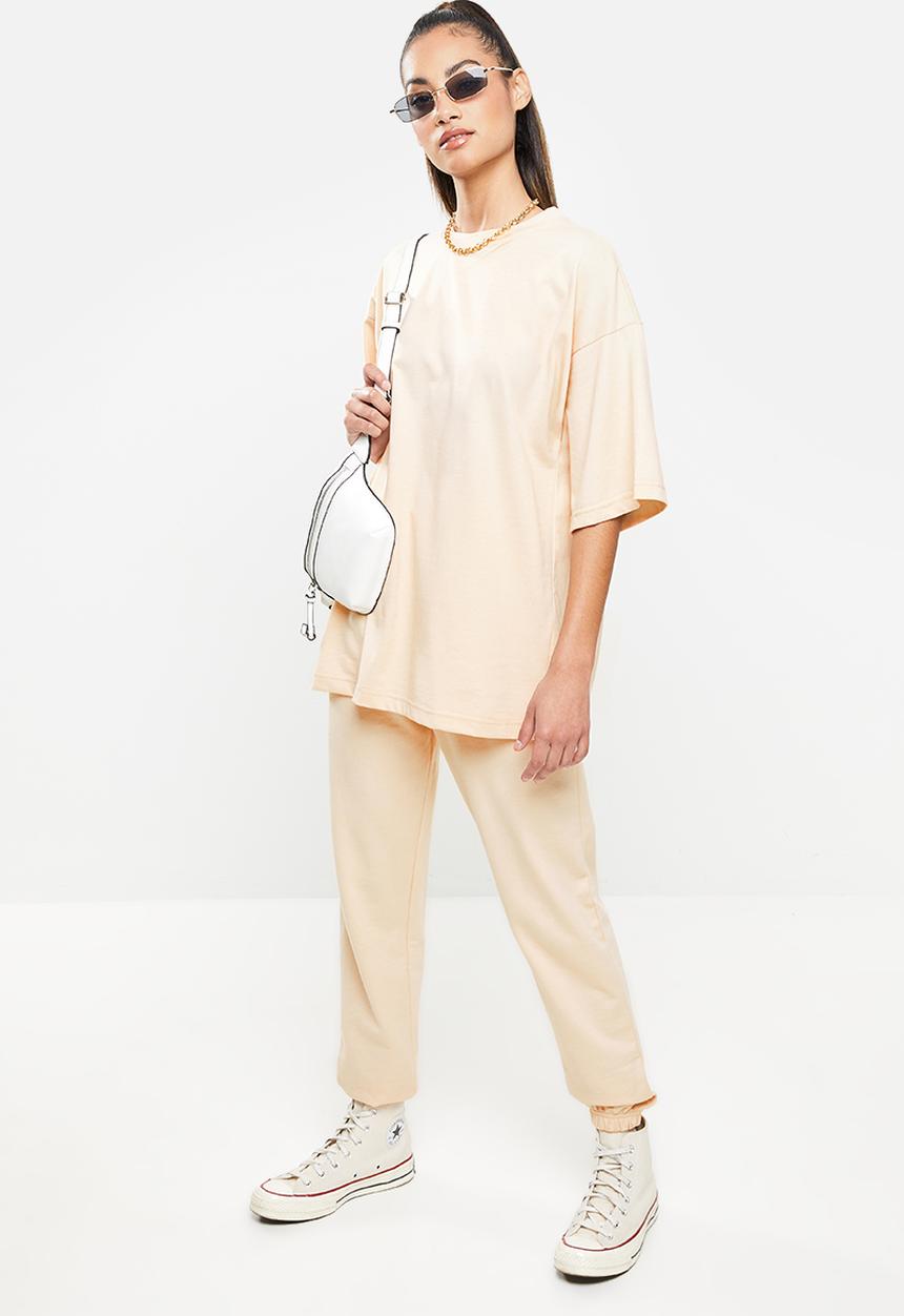 Missguided - Petite T-shirt jogger co-ord set - stone