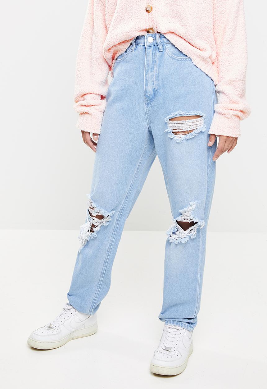Missguided - Petite riot highwaisted roll hem knee rip mom jean lightwash - blue