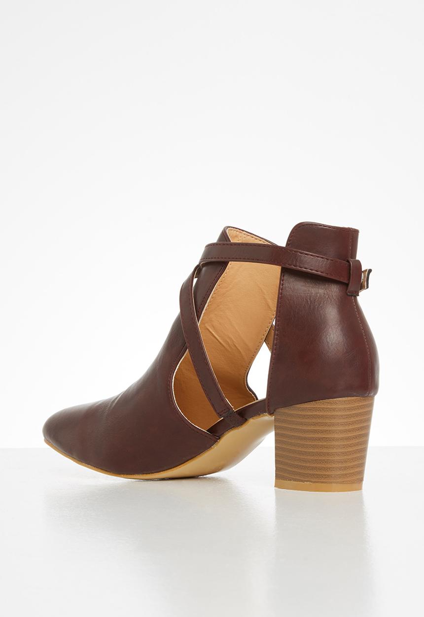 Jada - Side cut out ankle boot - burgundy