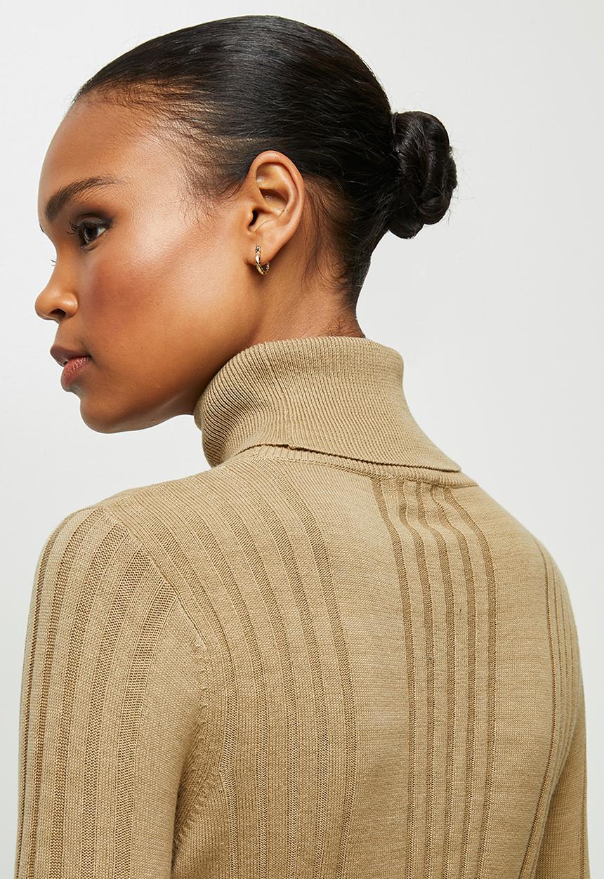 edit - Basic ribbed polo neck - brown