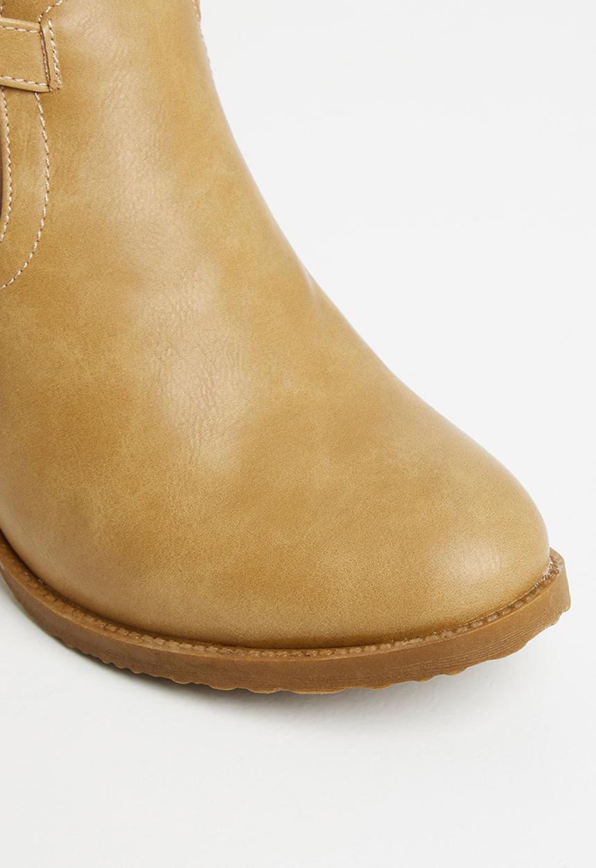Jada - Side cut out block heel ankle boot - light brown