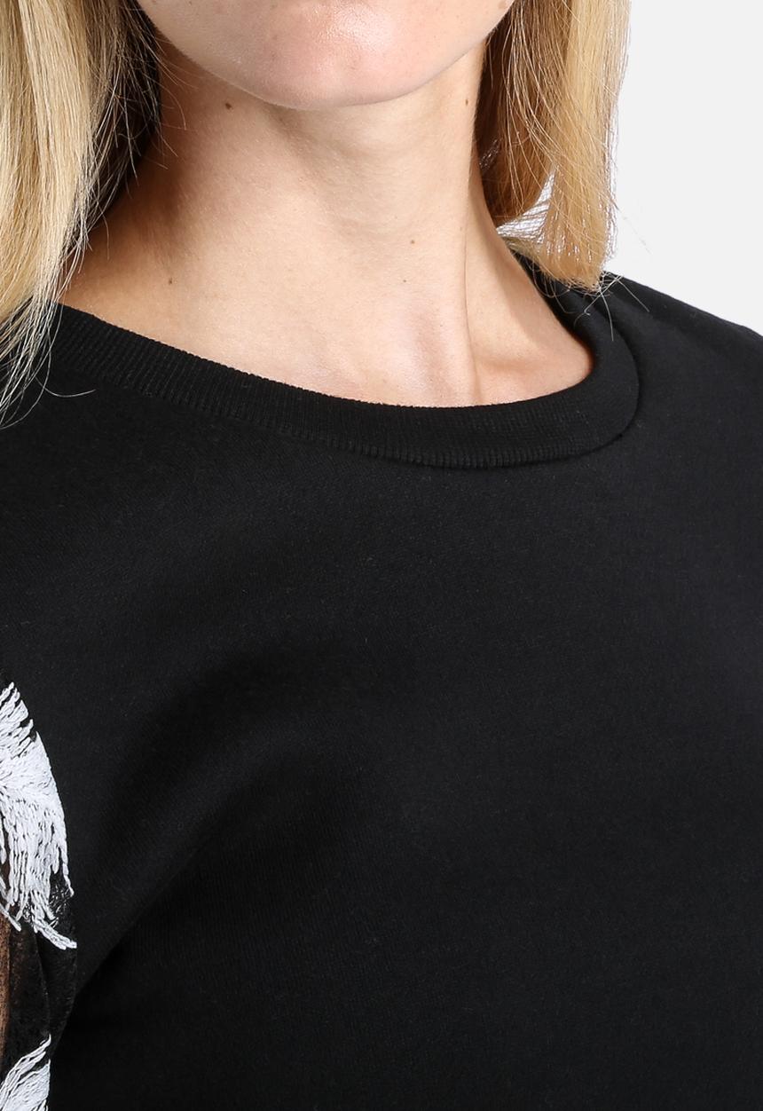 Lavish Alice - Feather Embroidered Sweater