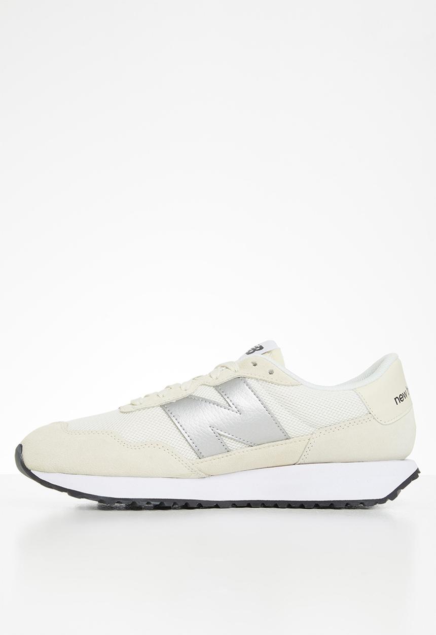 New Balance  - 237 - sea salt (108)