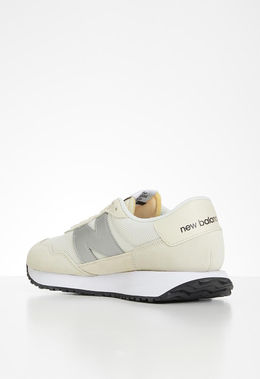 New Balance  - 237 - sea salt (108)