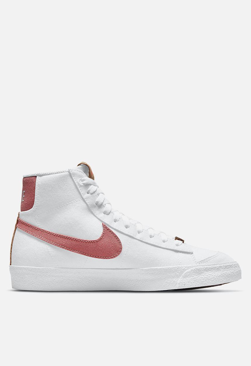 Nike - Blazer mid '77 se - white/light sienna-white