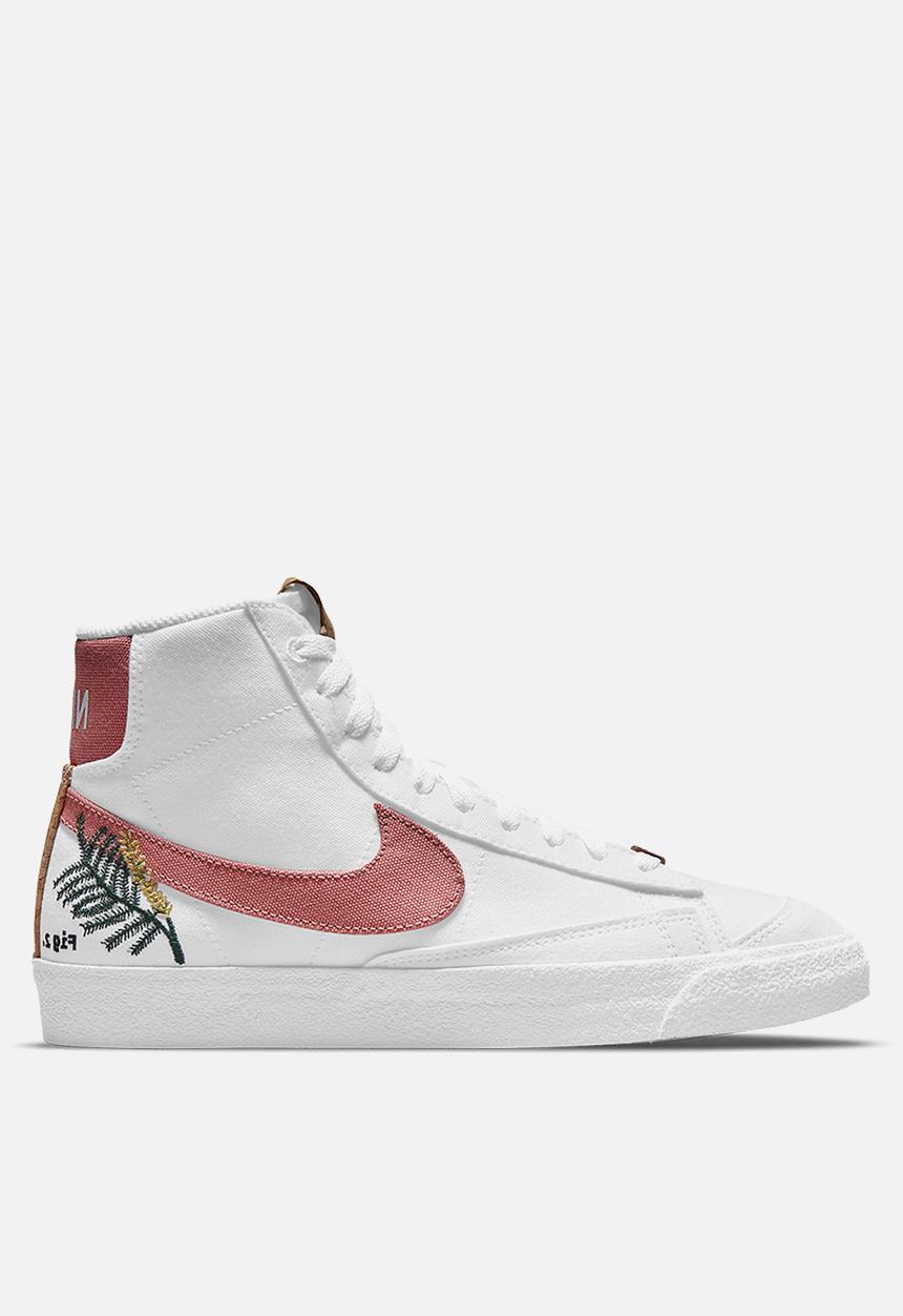 Nike - Blazer mid '77 se - white/light sienna-white
