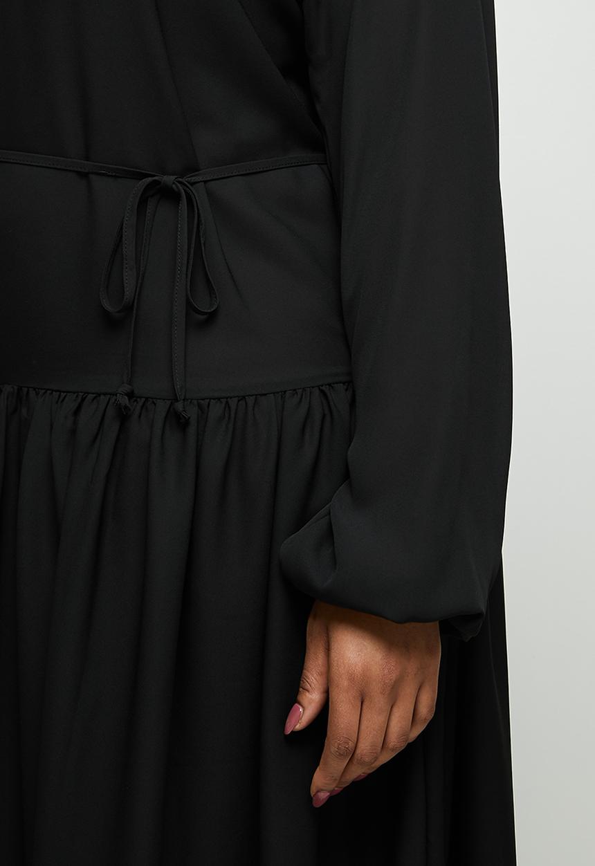 edit Plus - Belted dropped waist midi - black
