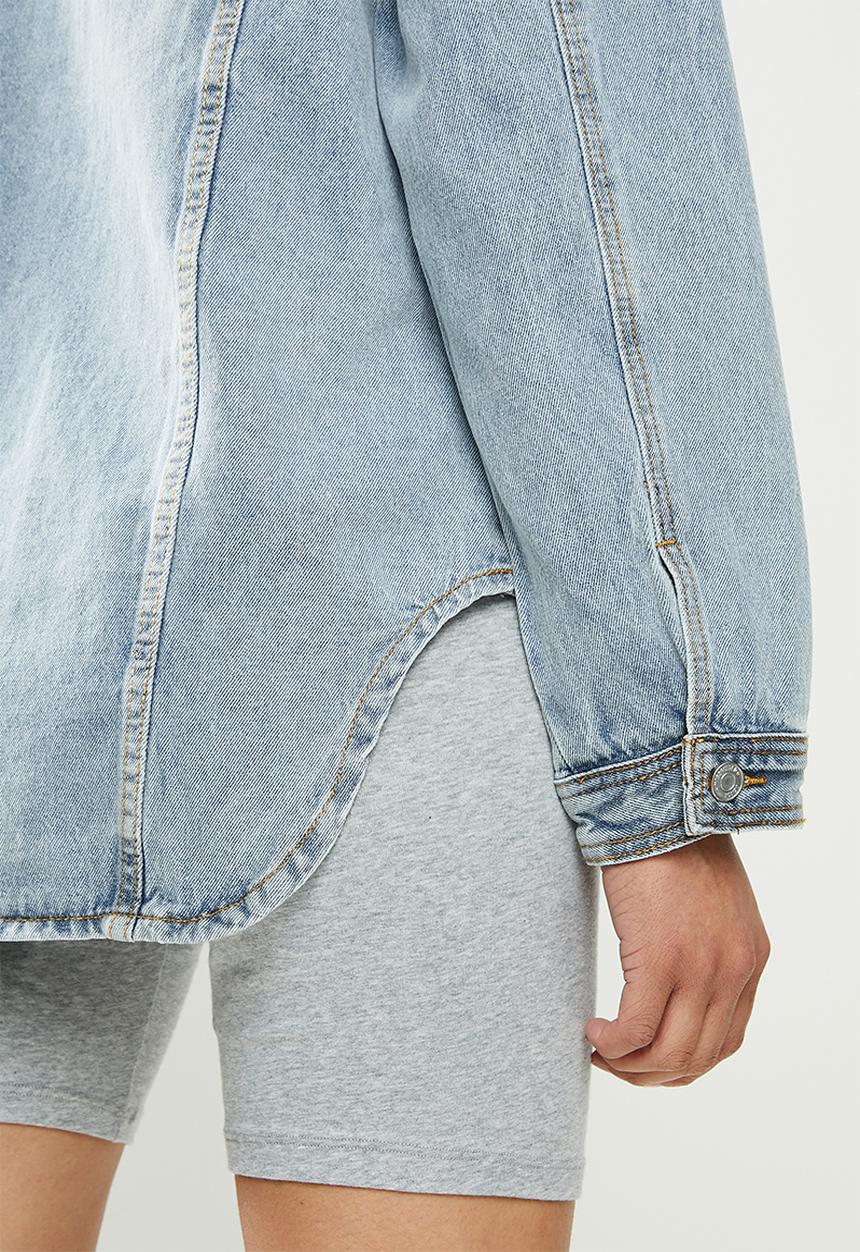 Missguided - Oversized curve hem denim shirt jacket - light blue