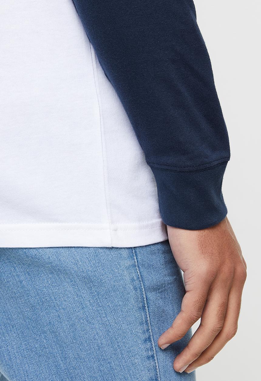 RVCA - Big RVCA pick up hood - navy  & white