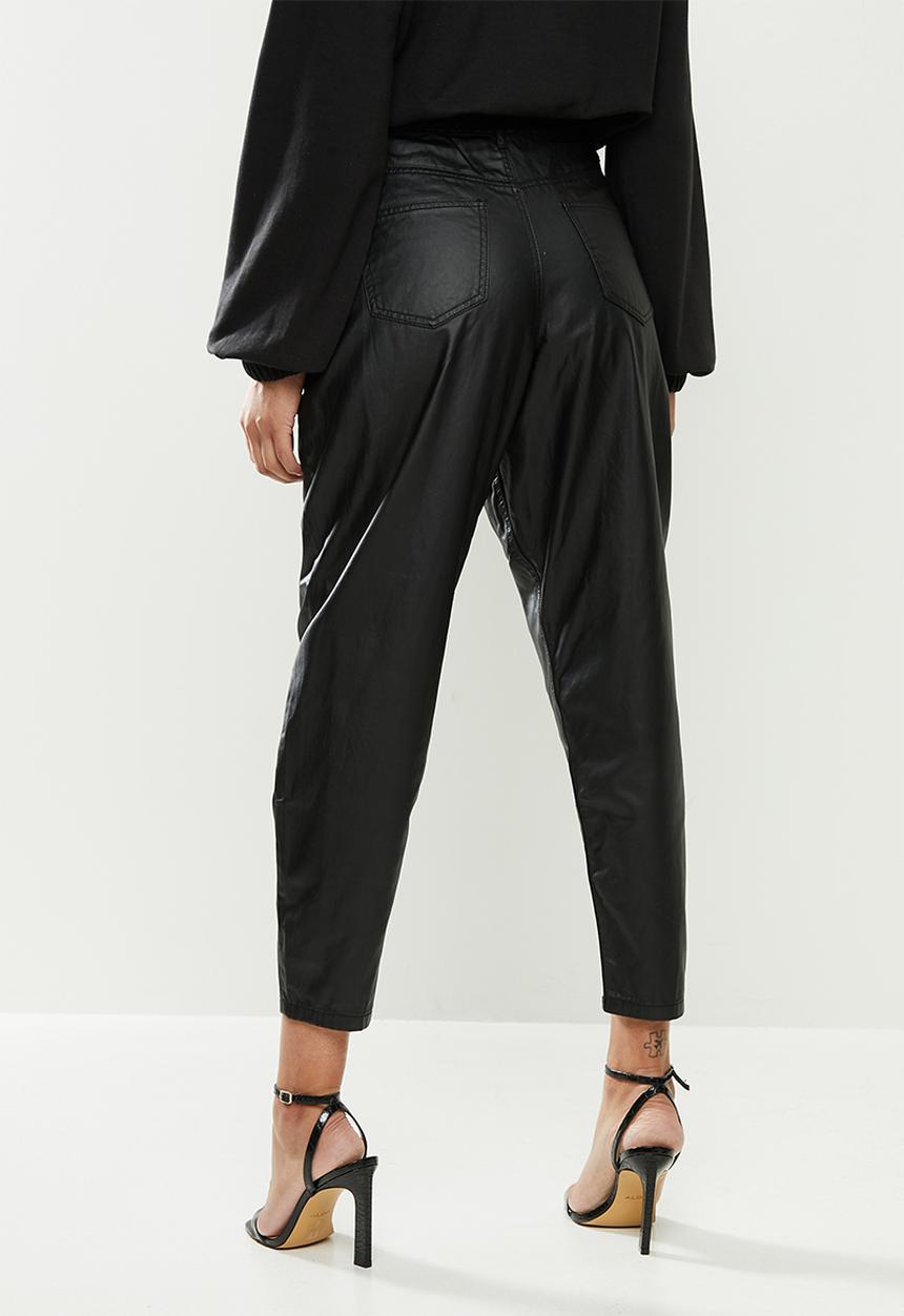 Missguided - Coated denim carrot jean - black