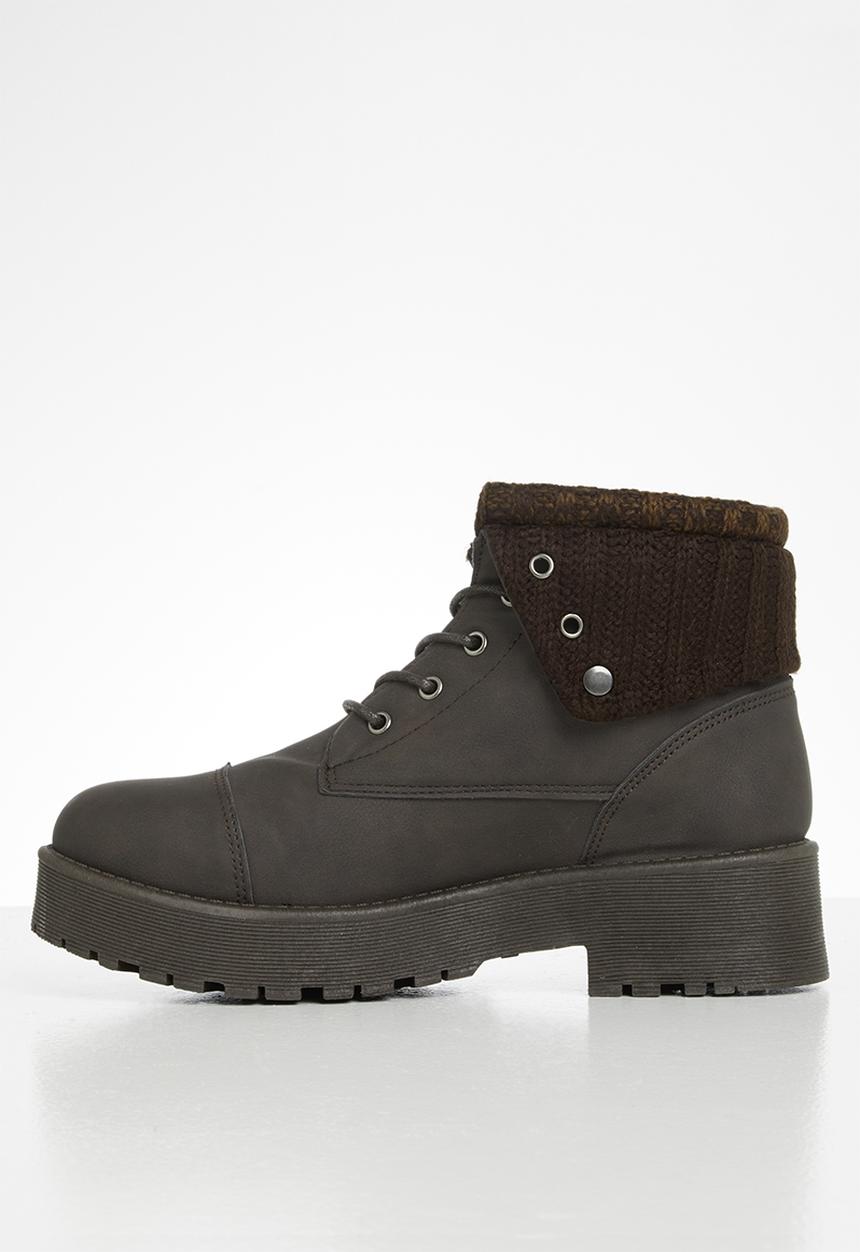 Seduction - Knit panel hiking boot - brown