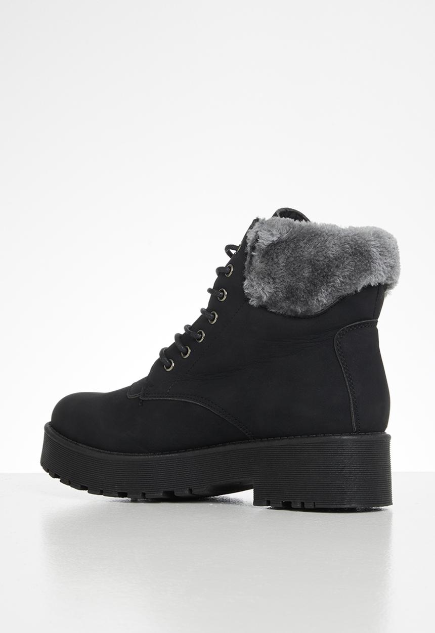 Seduction - Faux fur hiking boot - black