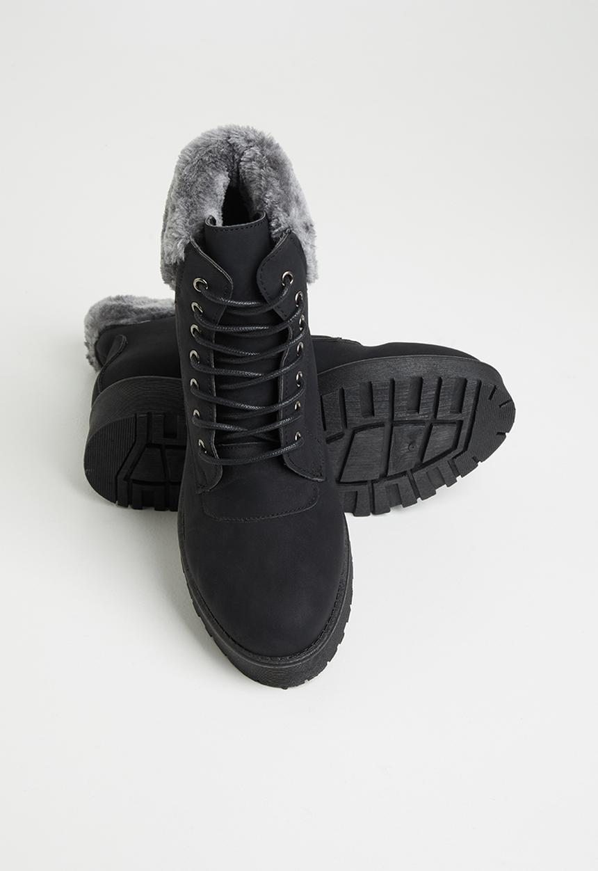 Seduction - Faux fur hiking boot - black