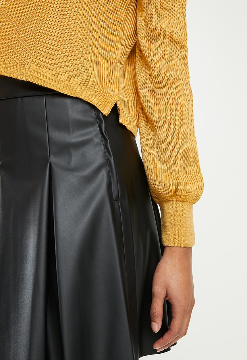 Blake - boxy pullover - yellow