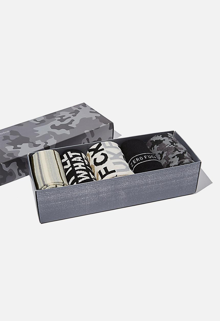 Typo - Box of socks - monochrome 
