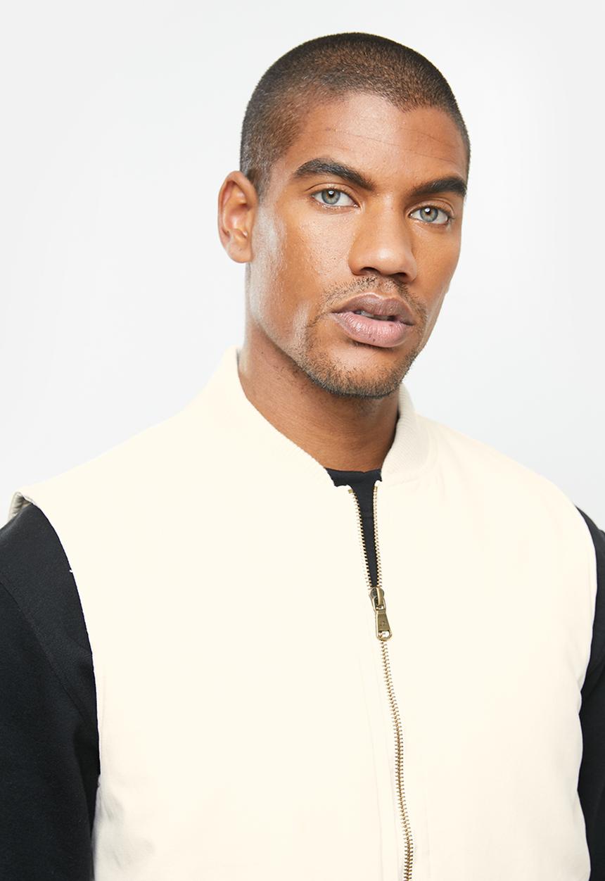 Jonathan D - Regular fit zip through quilt lined vest - off white
