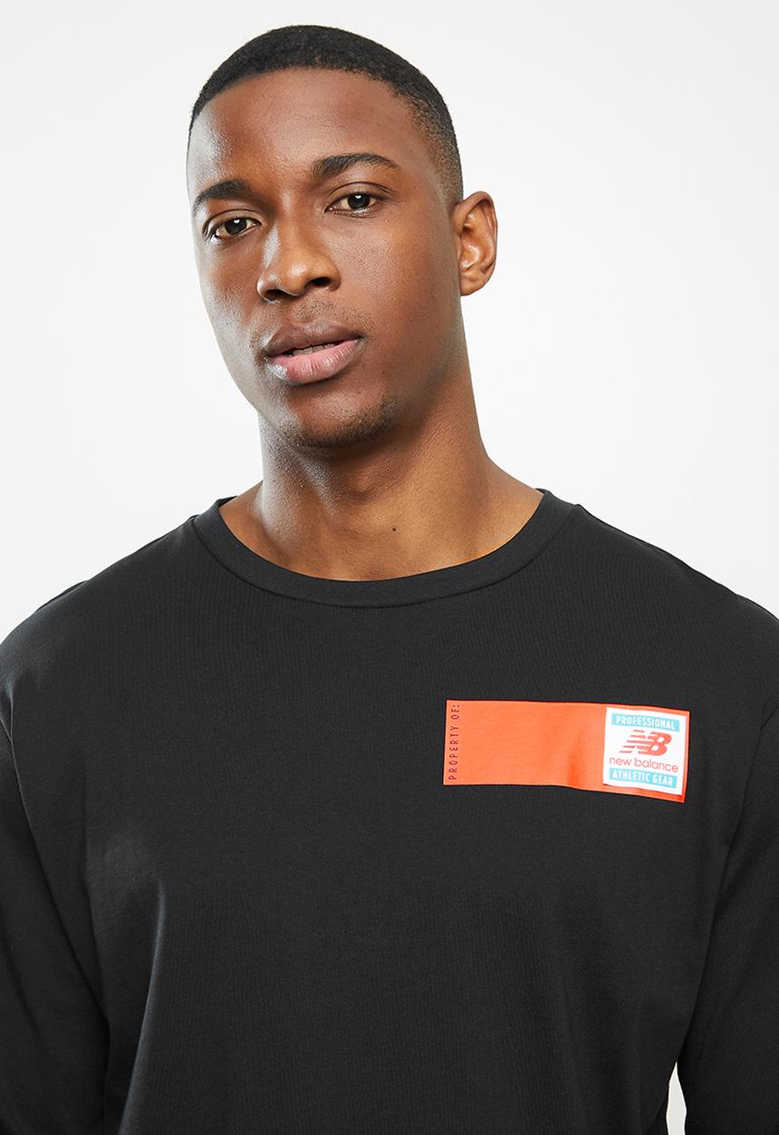 New Balance  - New Balance  essentials field day long sleeve - black