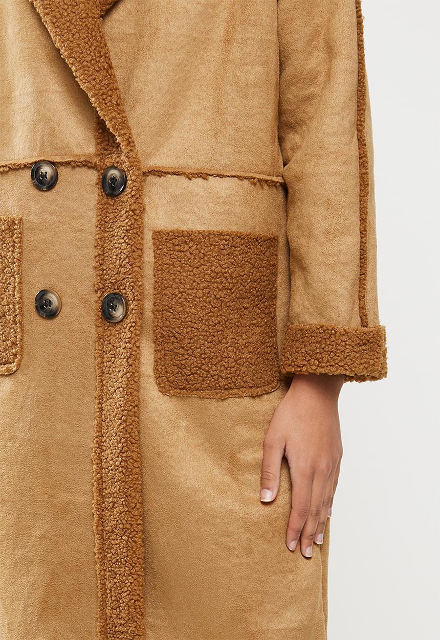 Revenge - Double buttoned fur coat with front pockets - camel