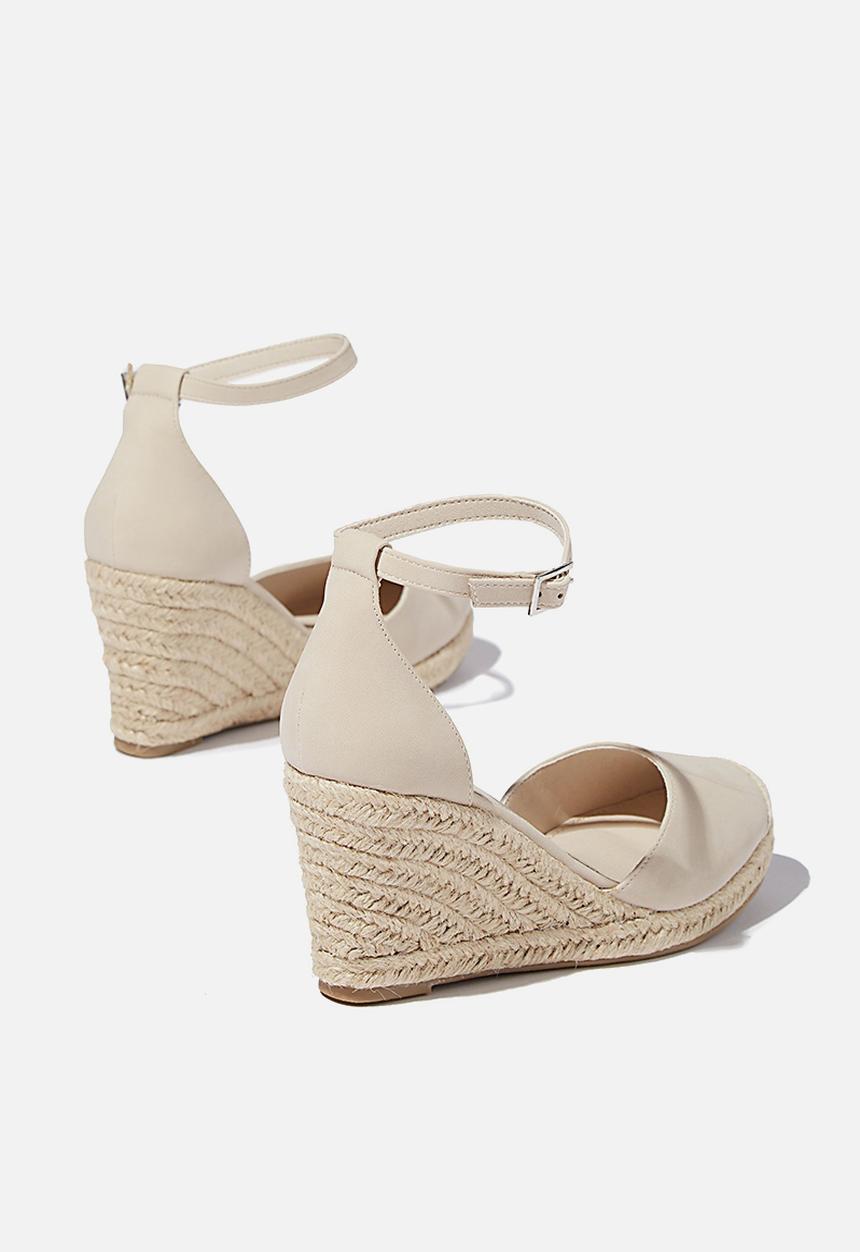 Cotton On - Florence closed toe wedge - bone nubuck