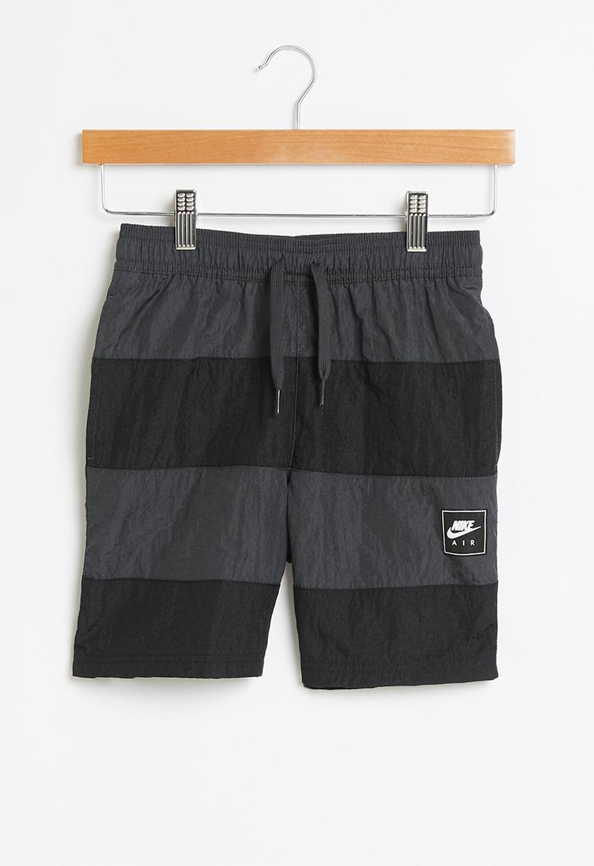 Nike - B nsw nike air woven short - black/dk smoke grey