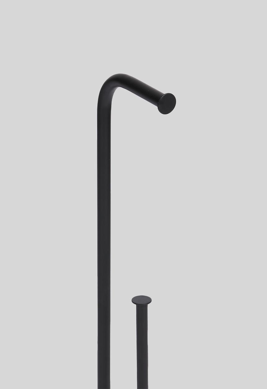 Sixth Floor - Marble-effect toilet roll holder - matte black