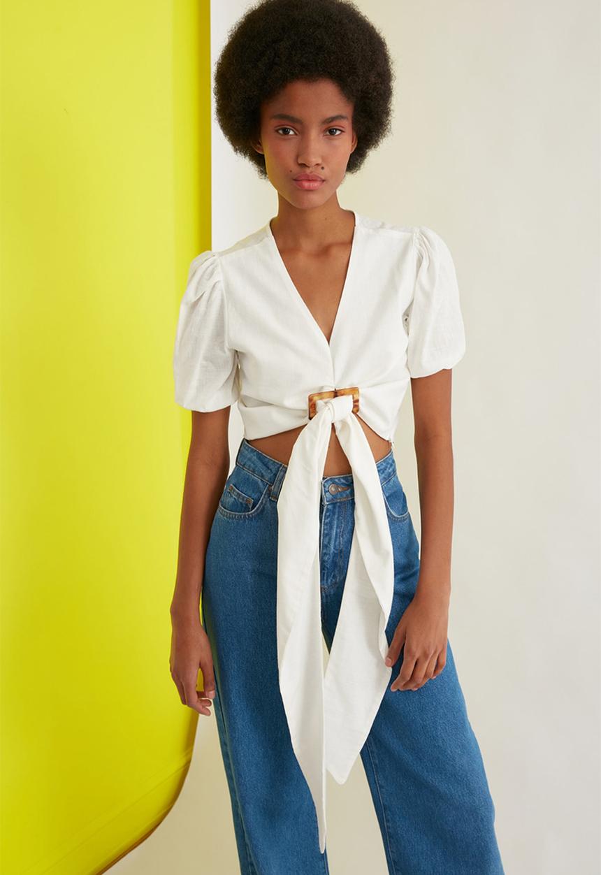 Trendyol - Ekru buckle detailed blouse - white