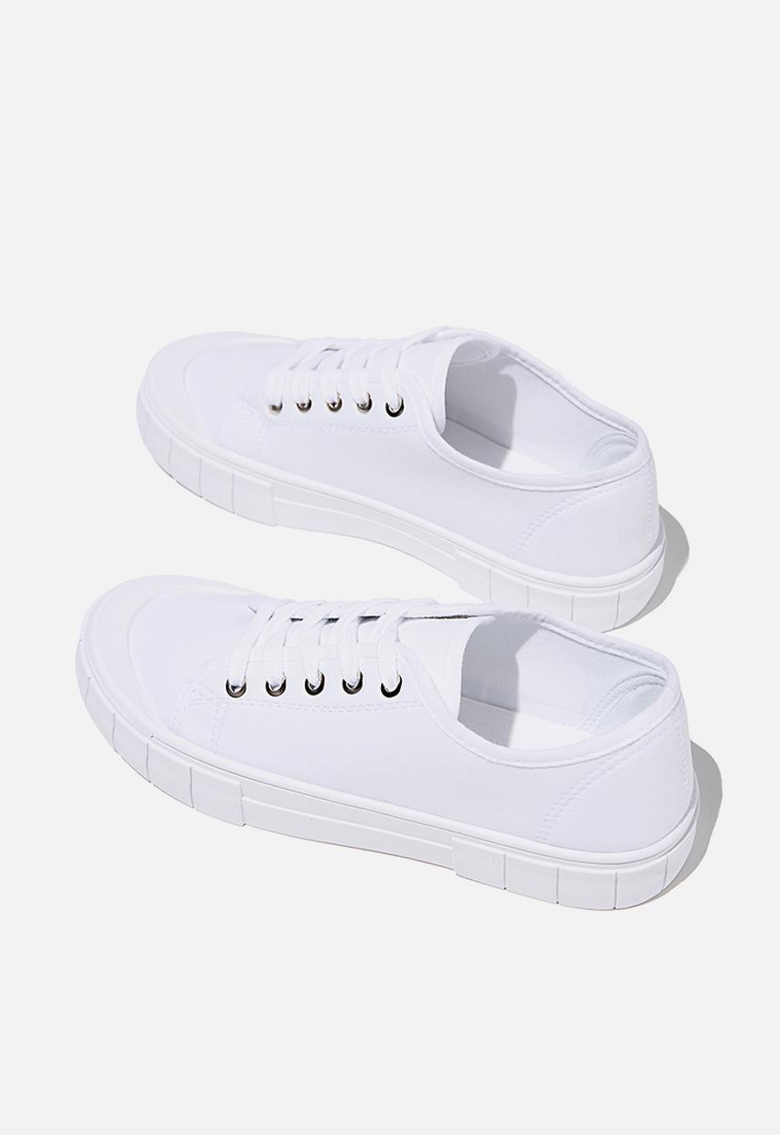 Cotton On - Peggy lace up plimsoll - white