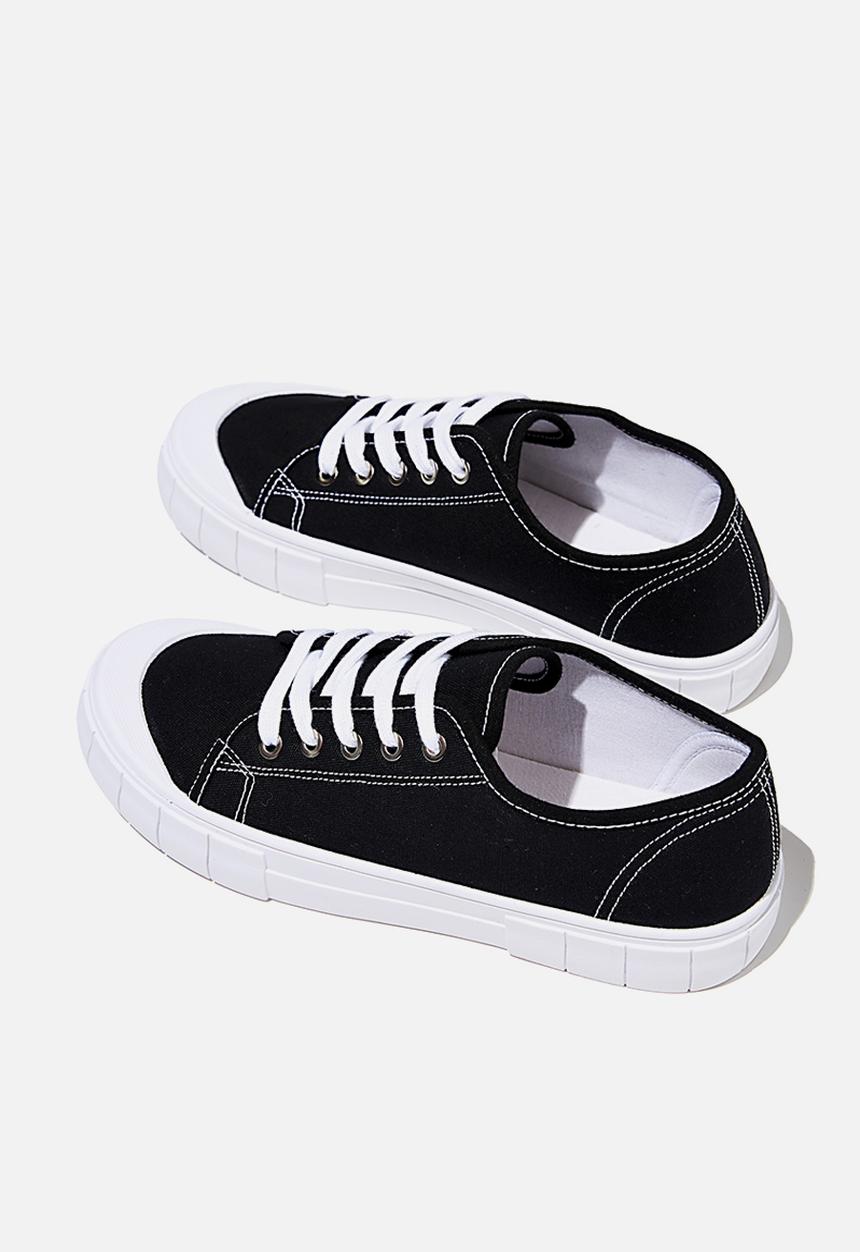 Cotton On - Peggy lace up plimsoll - black